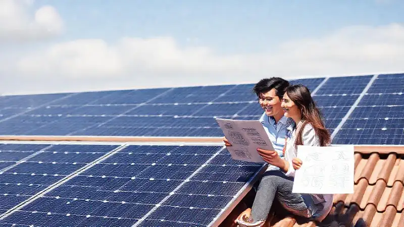 Paneles solares ofrecen energía limpia y esperanza