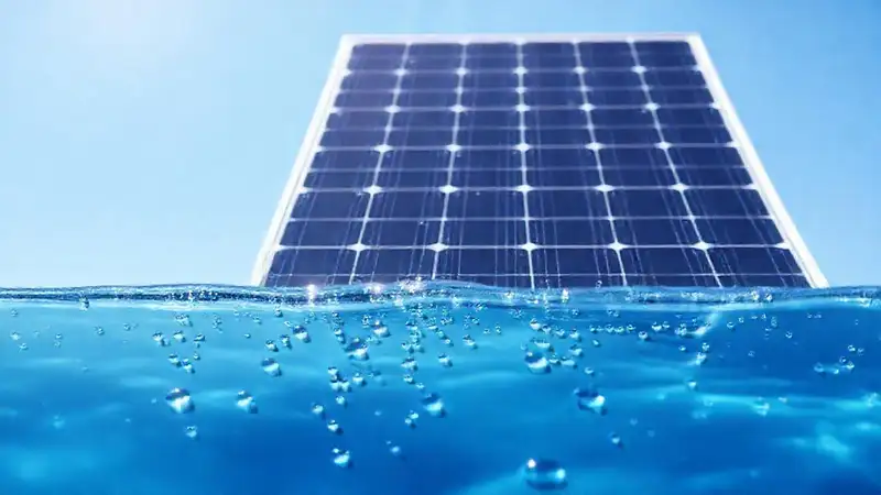 Paneles solares producen agua limpia brillante