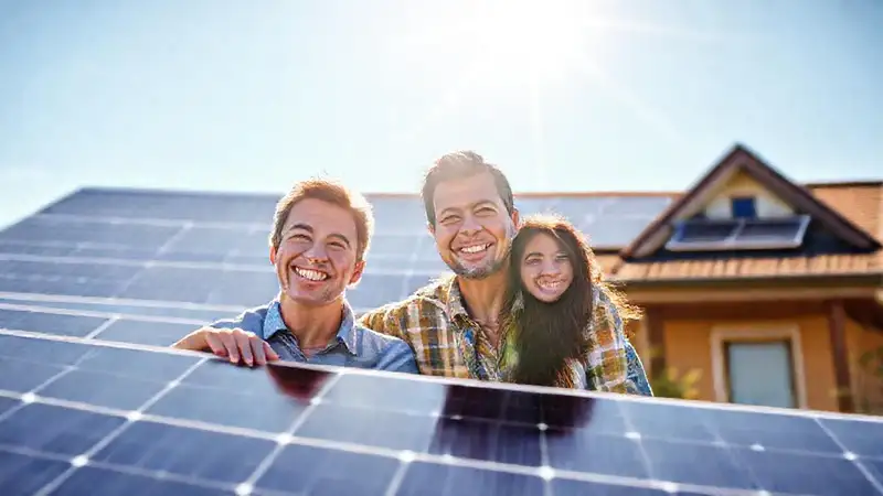 Paneles solares reciben ayuda gubernamental brillante