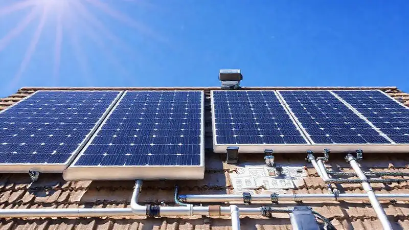 Paneles solares: instalación moderna y eficiente
