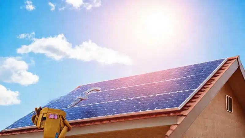 Paneles solares modernizan la casa con energía