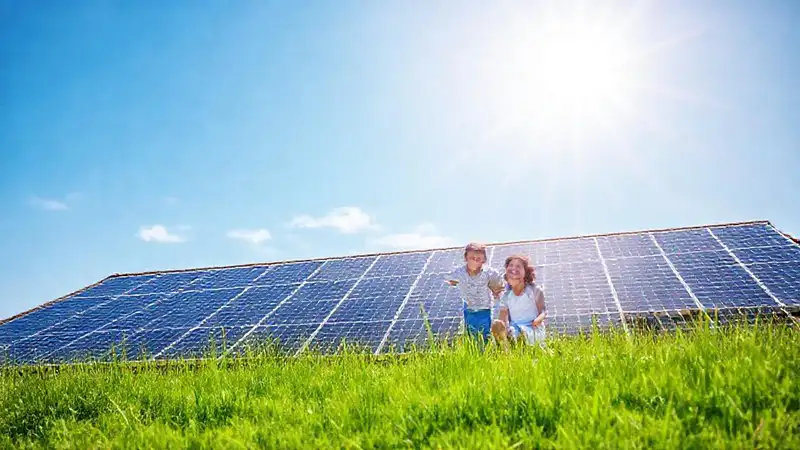 Paneles solares ofrecen energía limpia y calidad