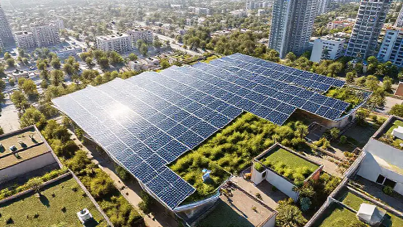 Paneles solares modernos crean energía limpia