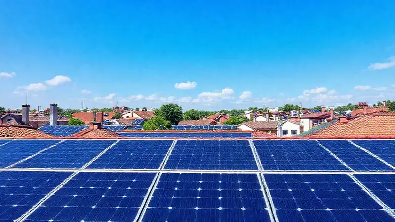 Energía limpia transforma comunidades sostenibles