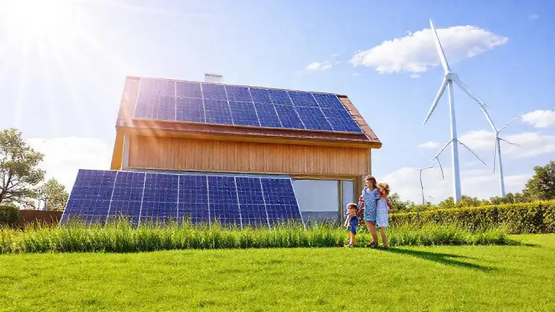 Energía solar ilumina una familia feliz